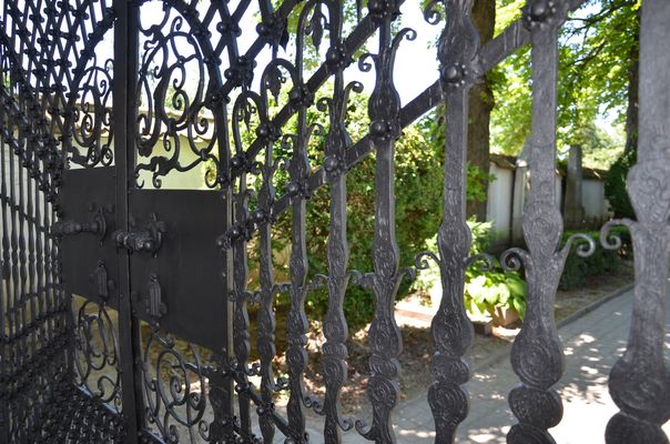 Renovace renesanční kované dvoukřídlé brány