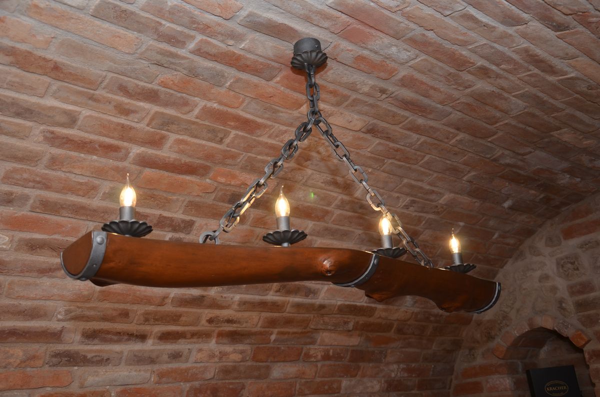 kované doplňky do vinného sklepa