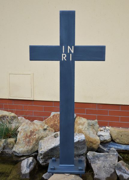 Kovaný kříž na hřbitov class=