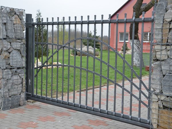 Pojezdová kovaná brána