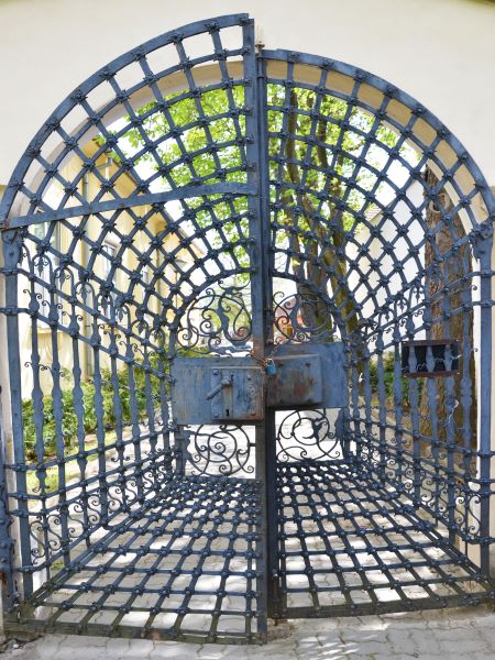 Renesanční brána před renovací - Podivín